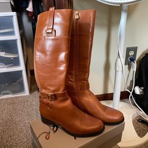 Sole Mani boots. Size 7. Only worn twice.